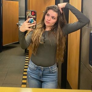 Meet your Posher, Lauren